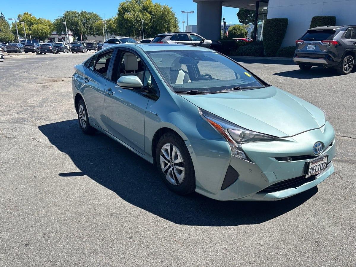 Toyota Prius Two Eco 2016