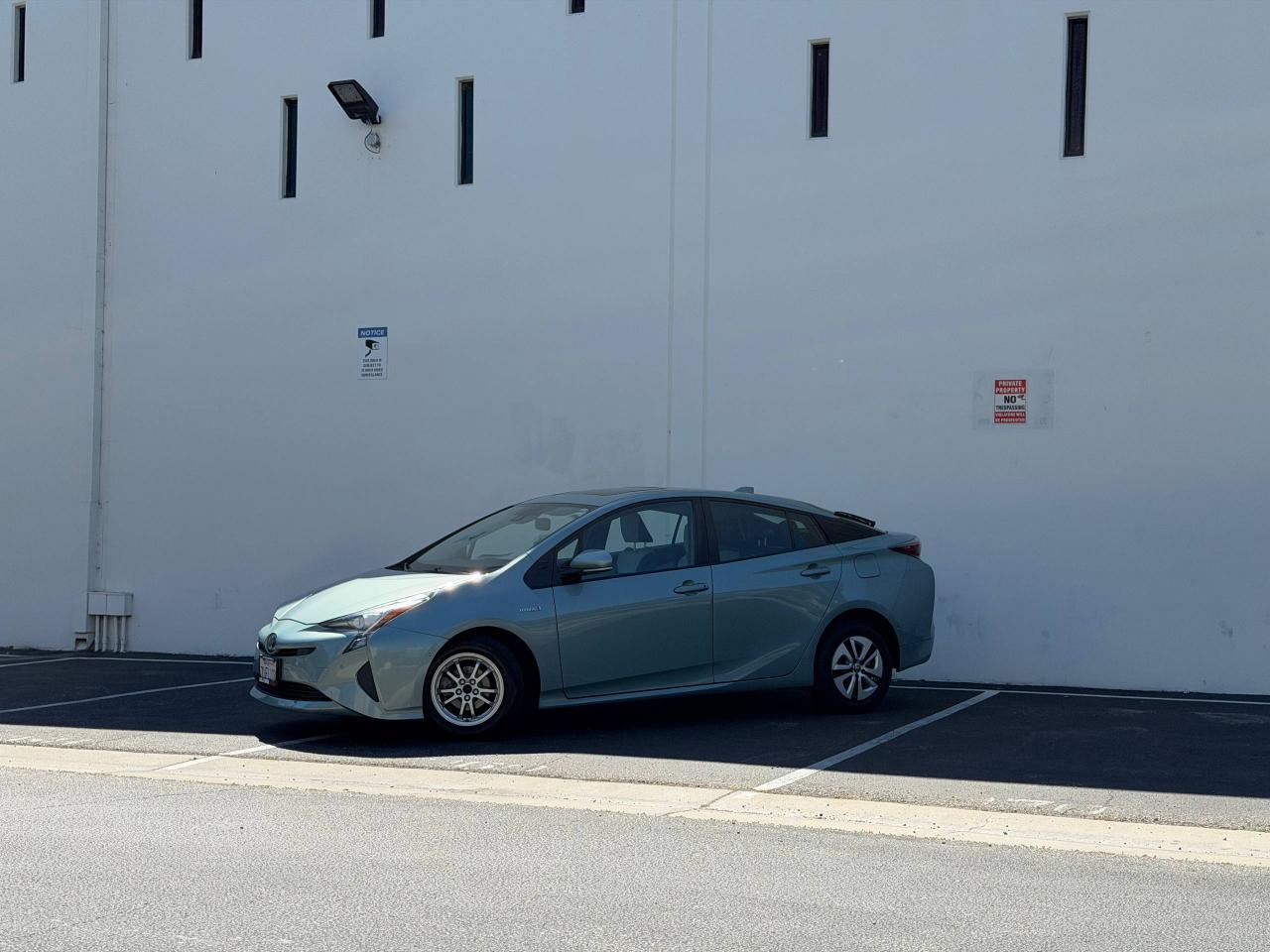 Toyota Prius Two Eco 2016