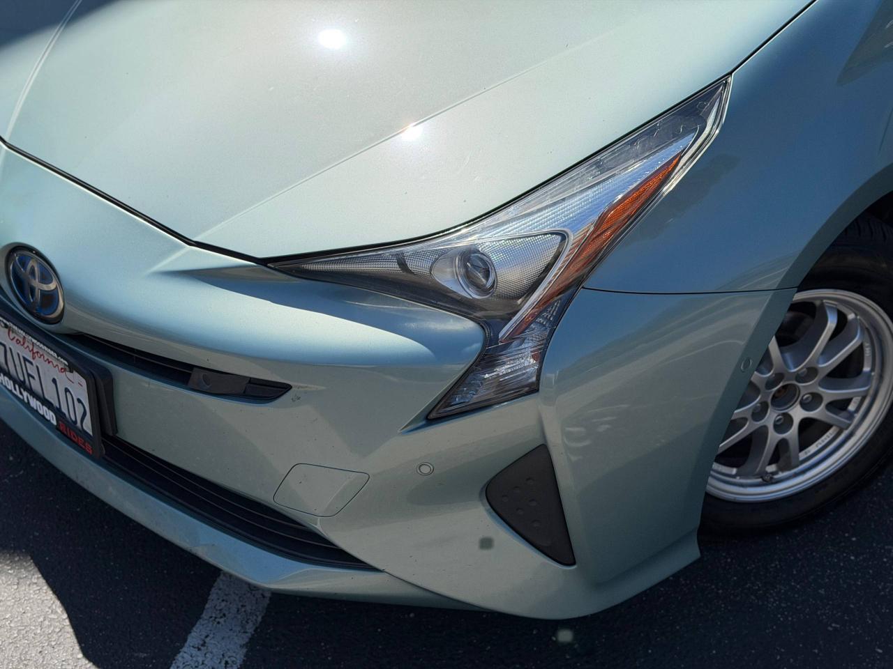 Toyota Prius Two Eco 2016