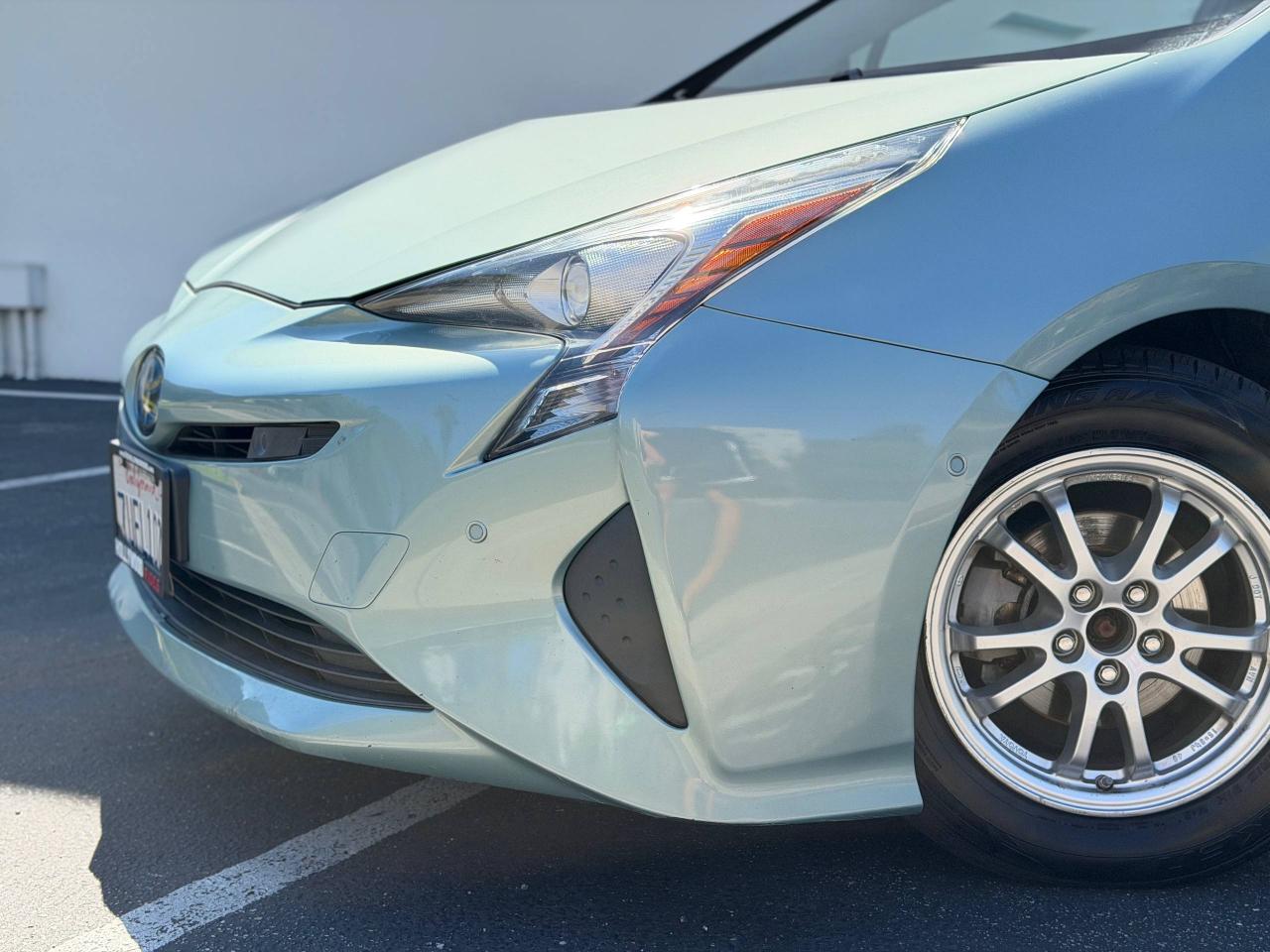Toyota Prius Two Eco 2016