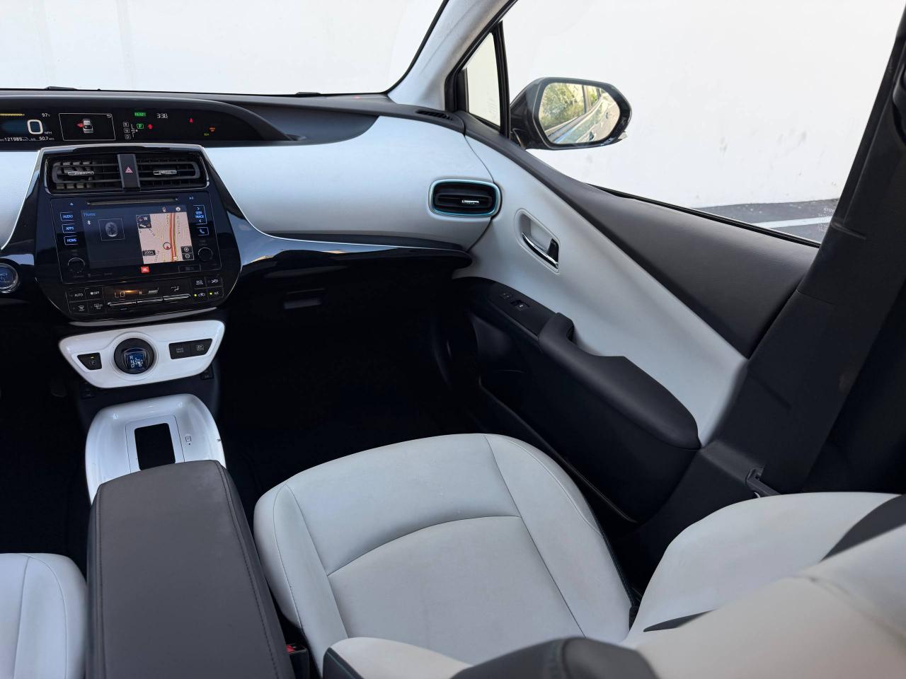 Toyota Prius Two Eco 2016