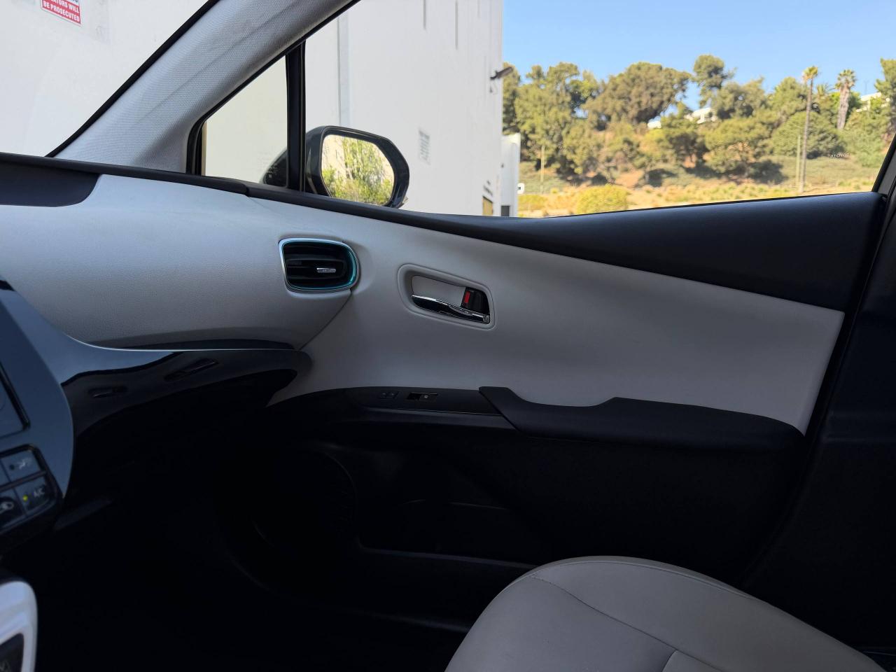 Toyota Prius Two Eco 2016