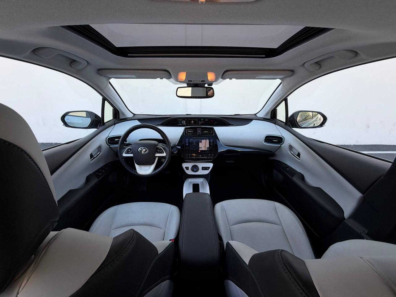 Toyota Prius Two Eco 2016