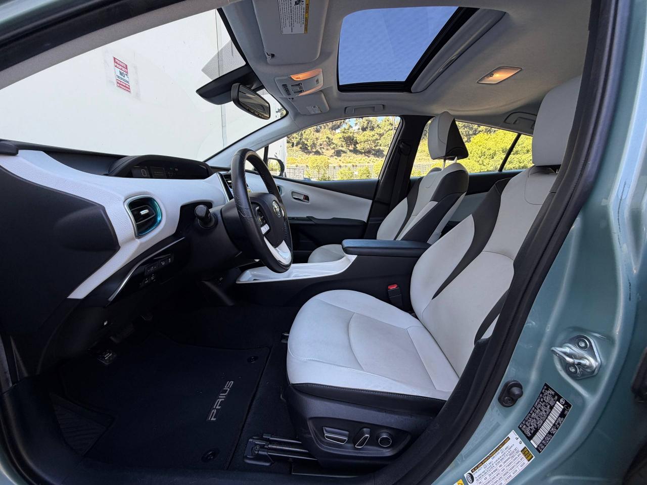 Toyota Prius Two Eco 2016
