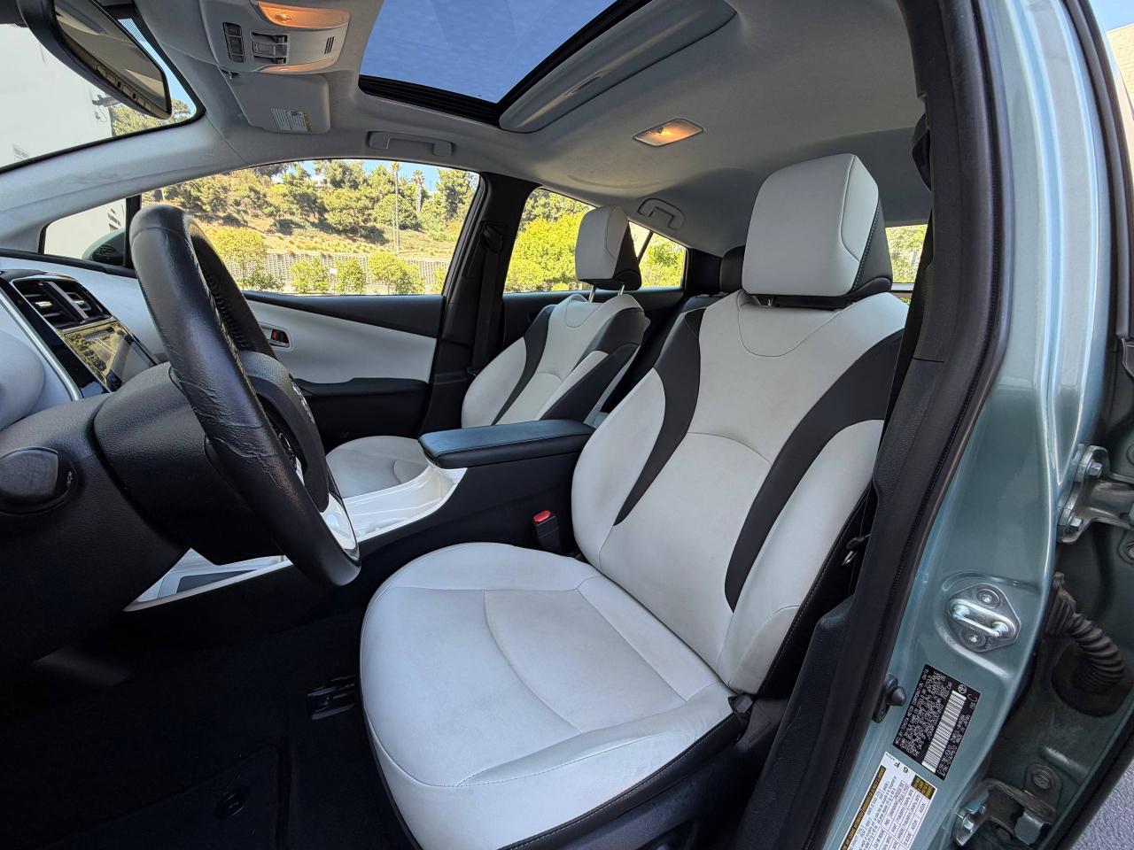 Toyota Prius Two Eco 2016