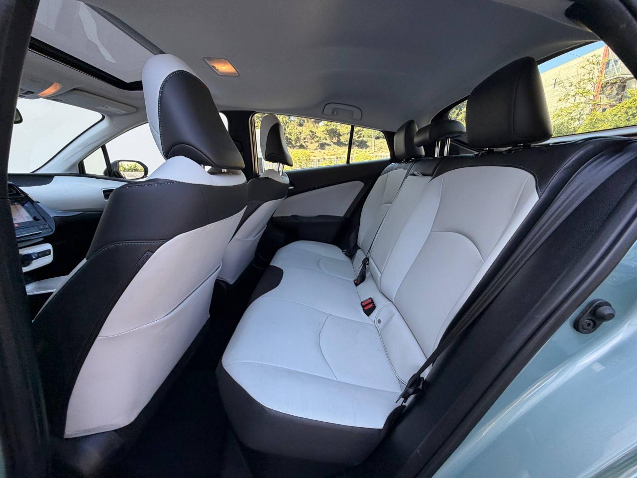 Toyota Prius Two Eco 2016
