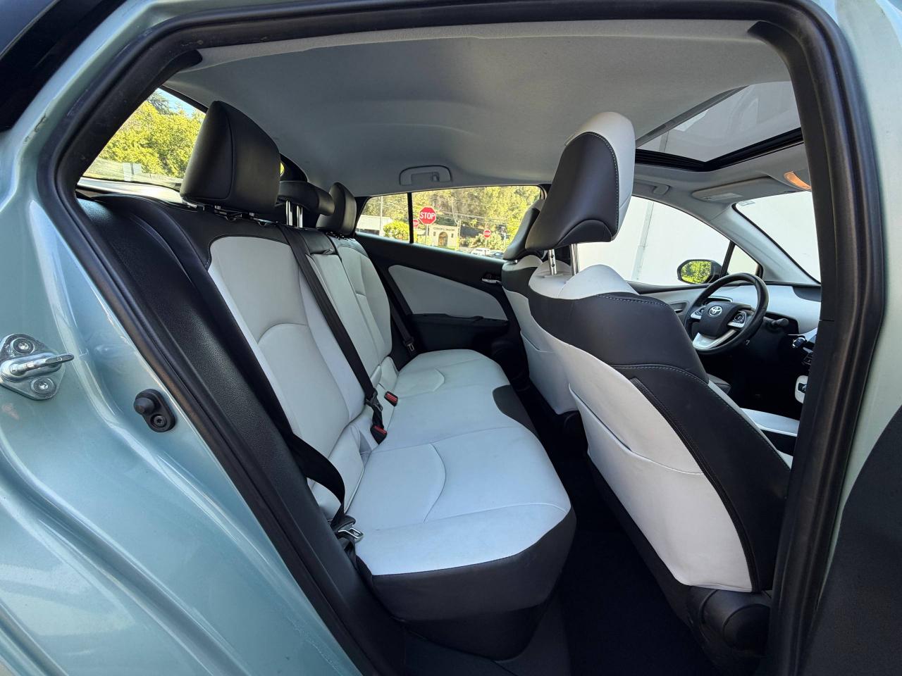 Toyota Prius Two Eco 2016