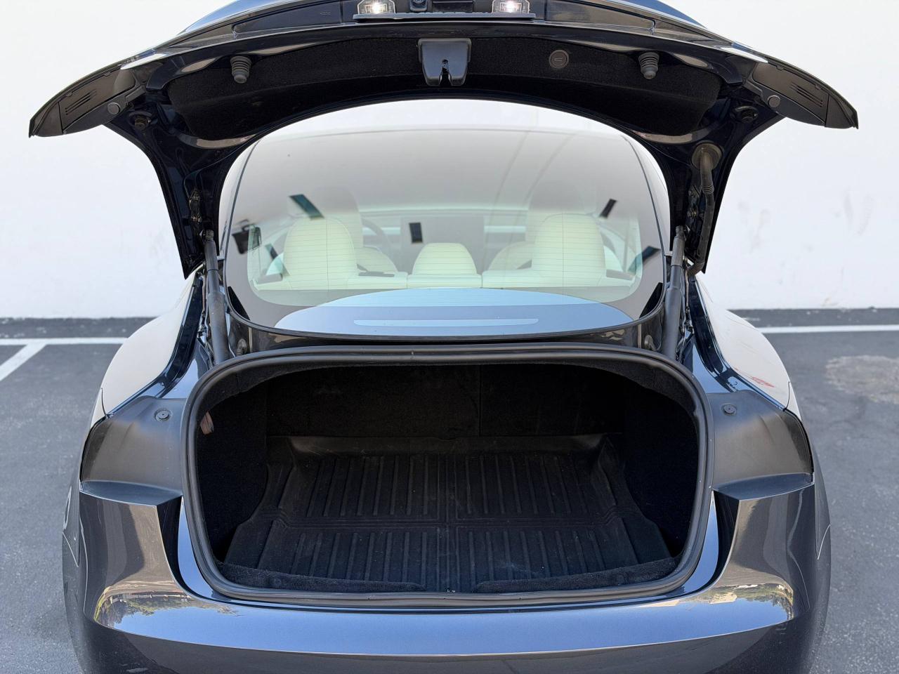 Tesla Model 3 Long Range 2025
