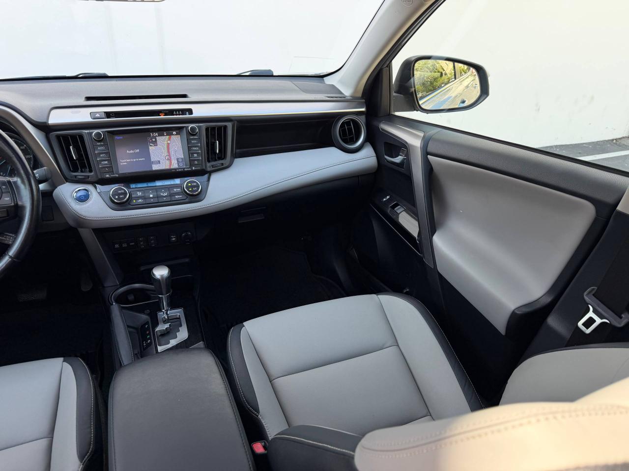 Toyota RAV4 Hybrid Limited 2017