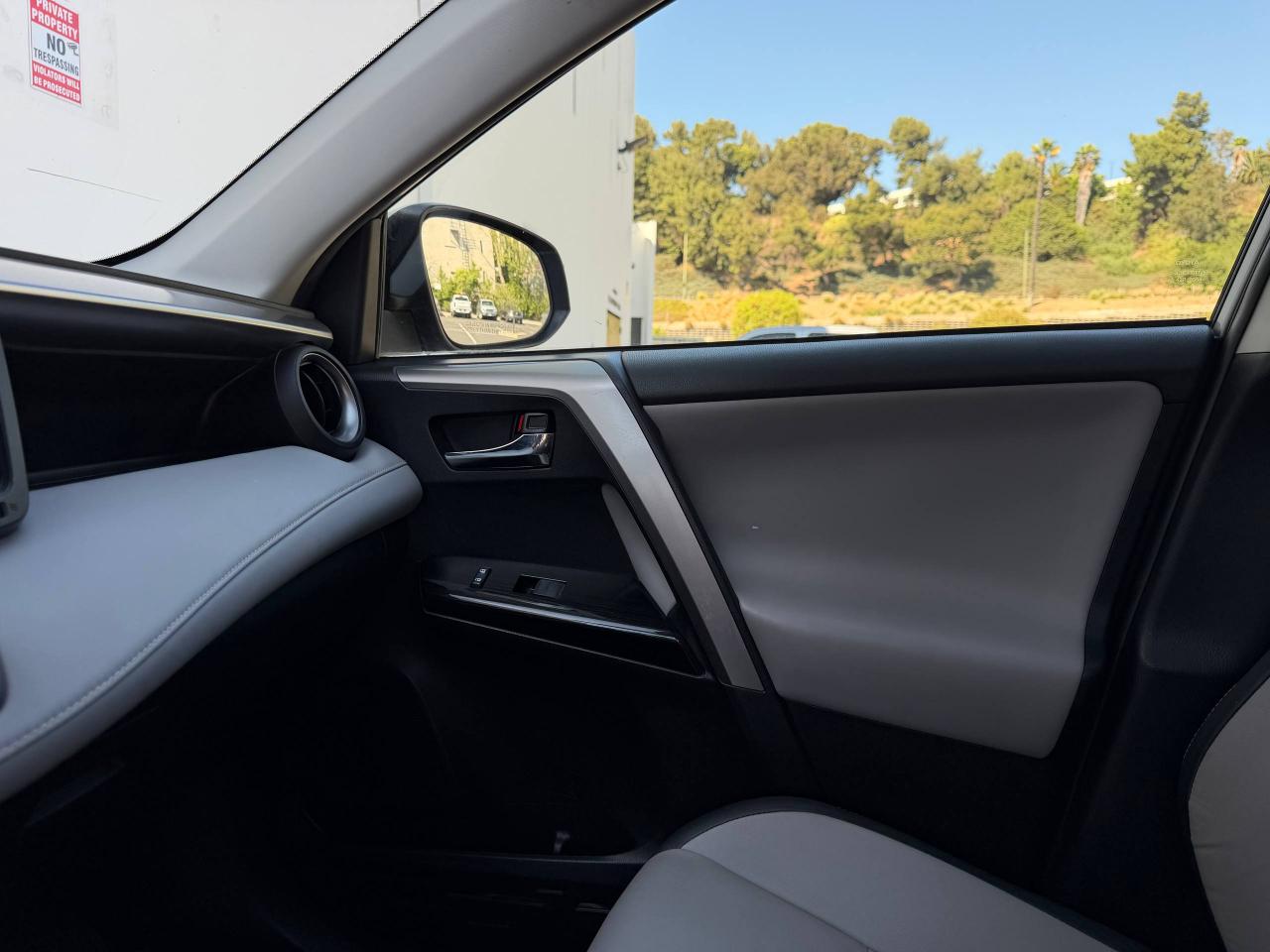 Toyota RAV4 Hybrid Limited 2017