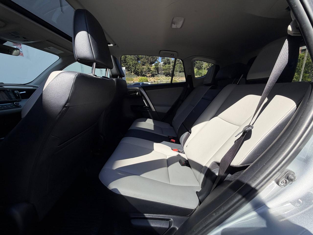 Toyota RAV4 Hybrid Limited 2017
