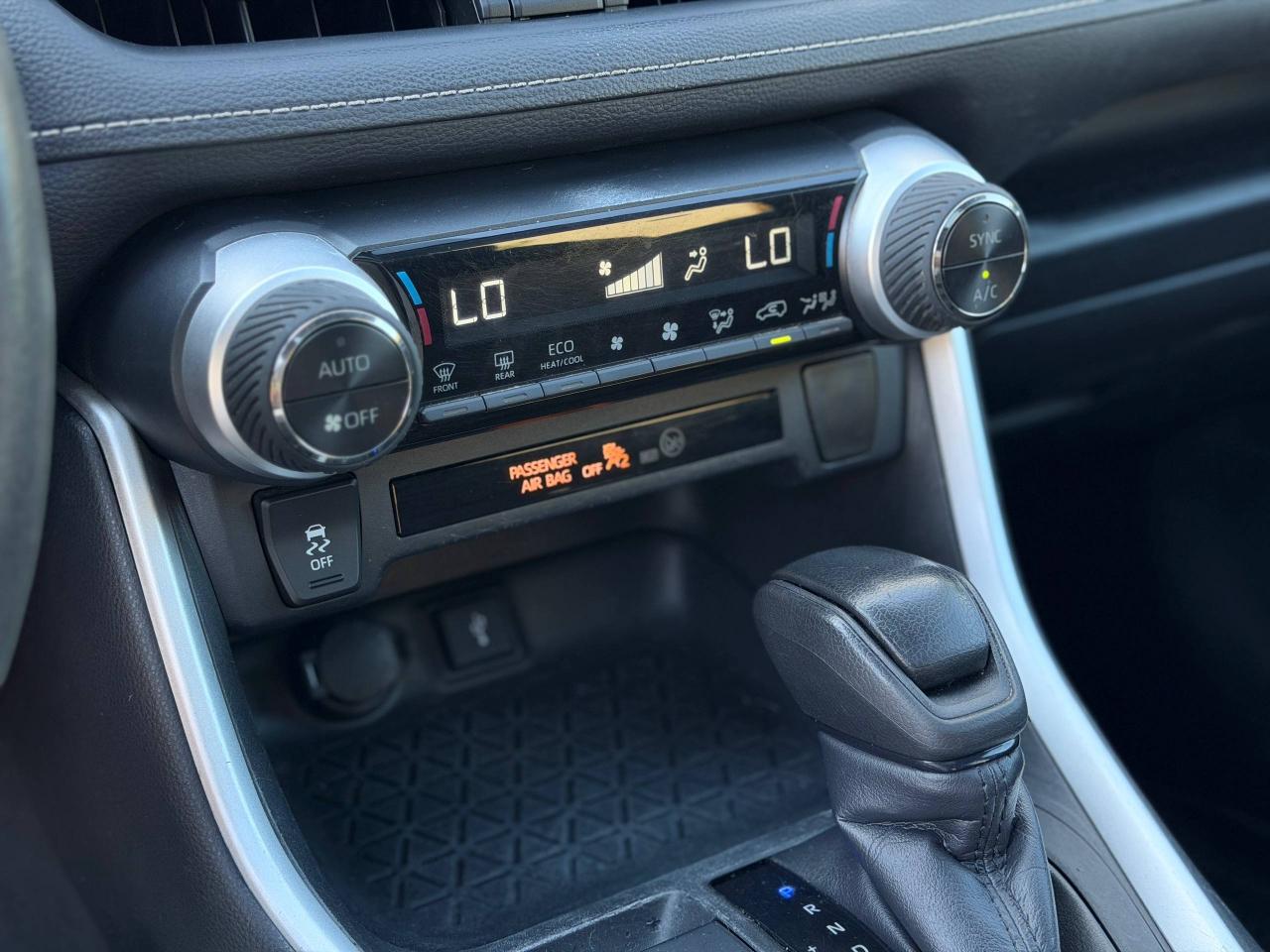 Toyota RAV4 Hybrid XLE 2020