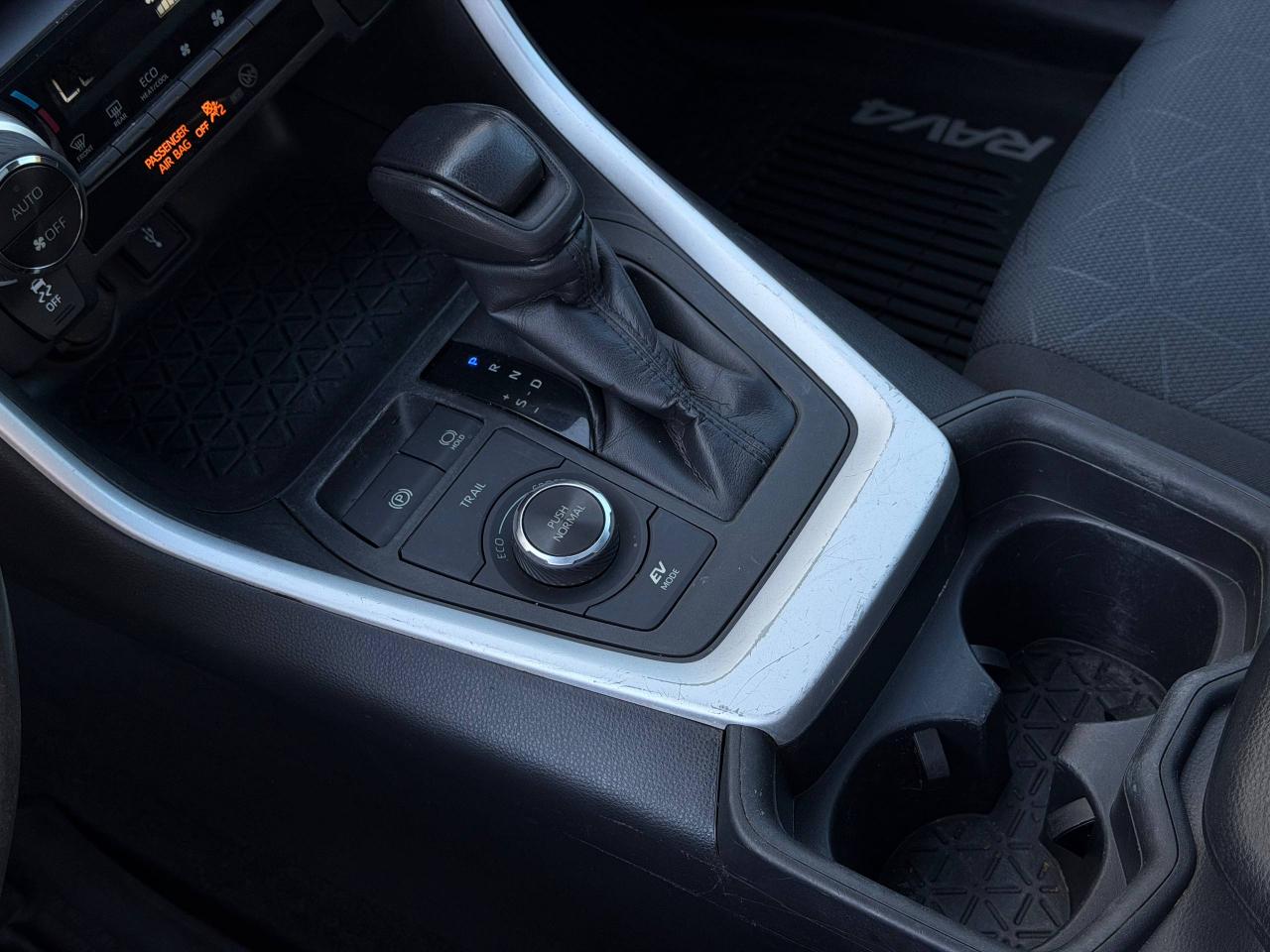 Toyota RAV4 Hybrid XLE 2020