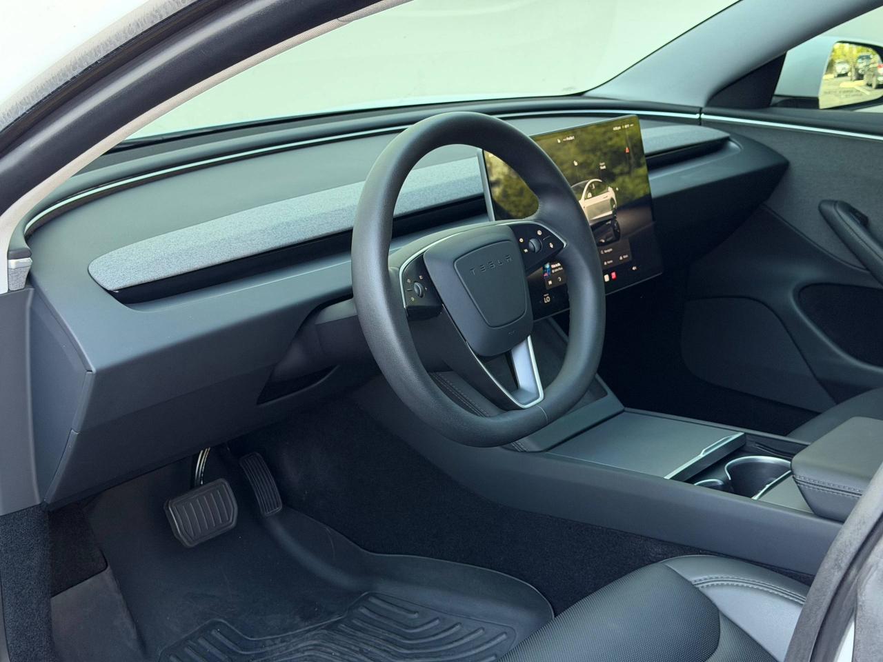 Tesla Model 3  2024
