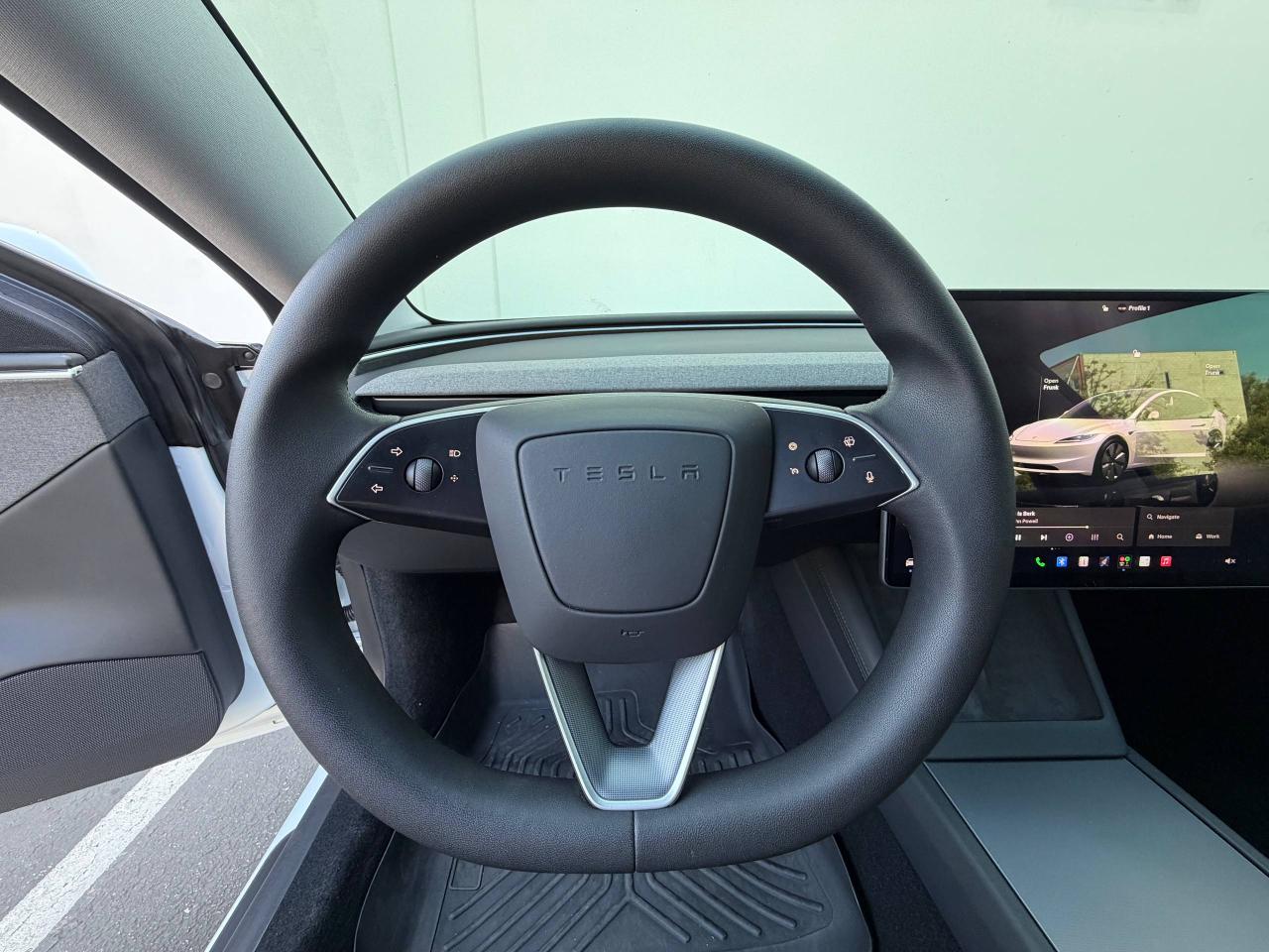 Tesla Model 3  2024