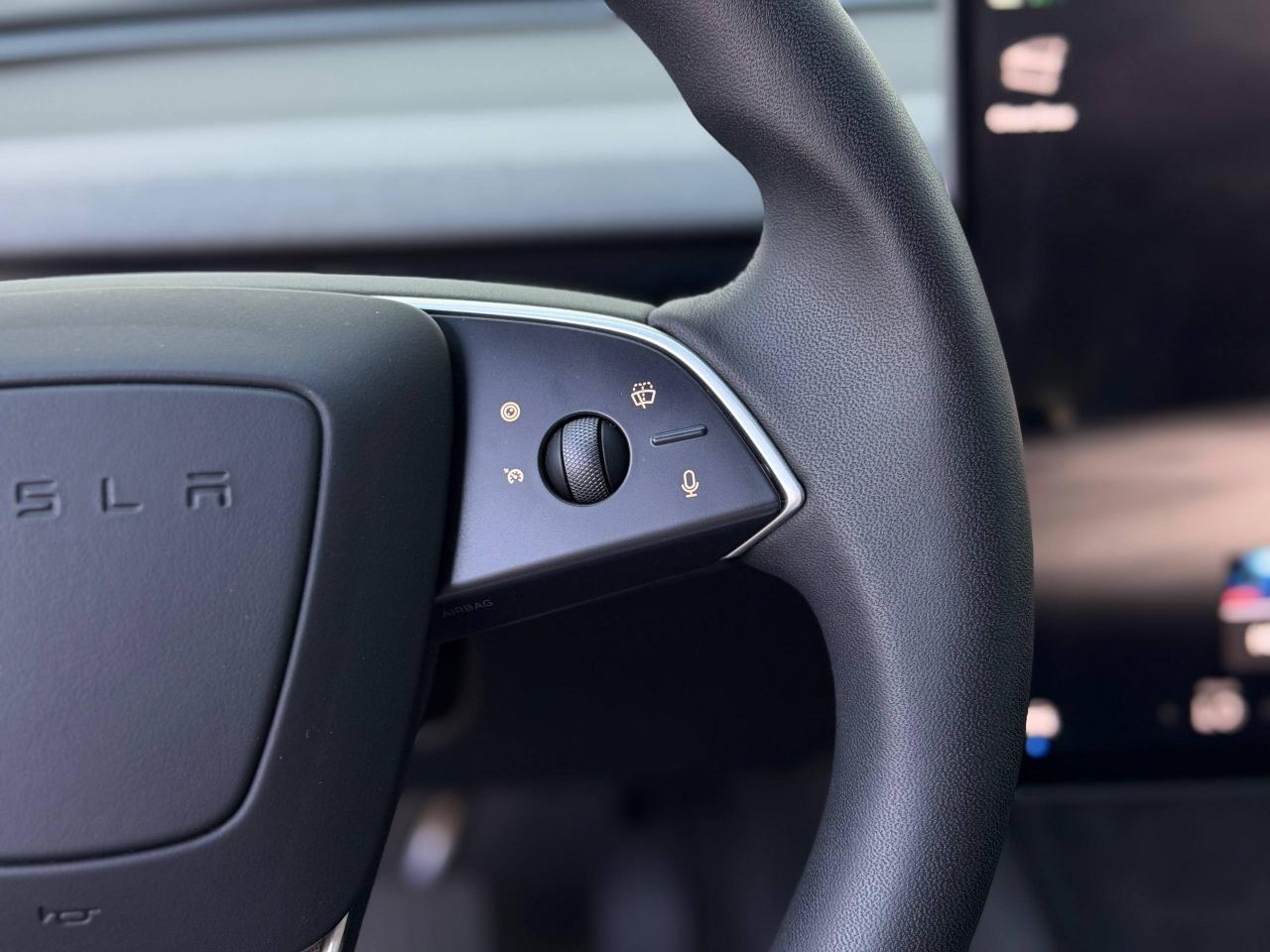 Tesla Model 3  2024