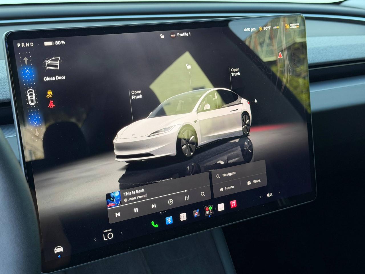 Tesla Model 3  2024