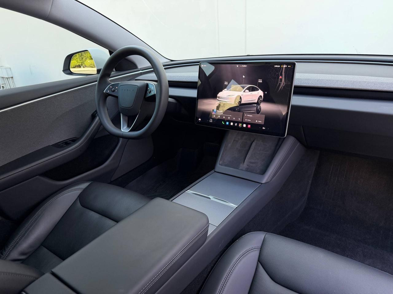 Tesla Model 3  2024