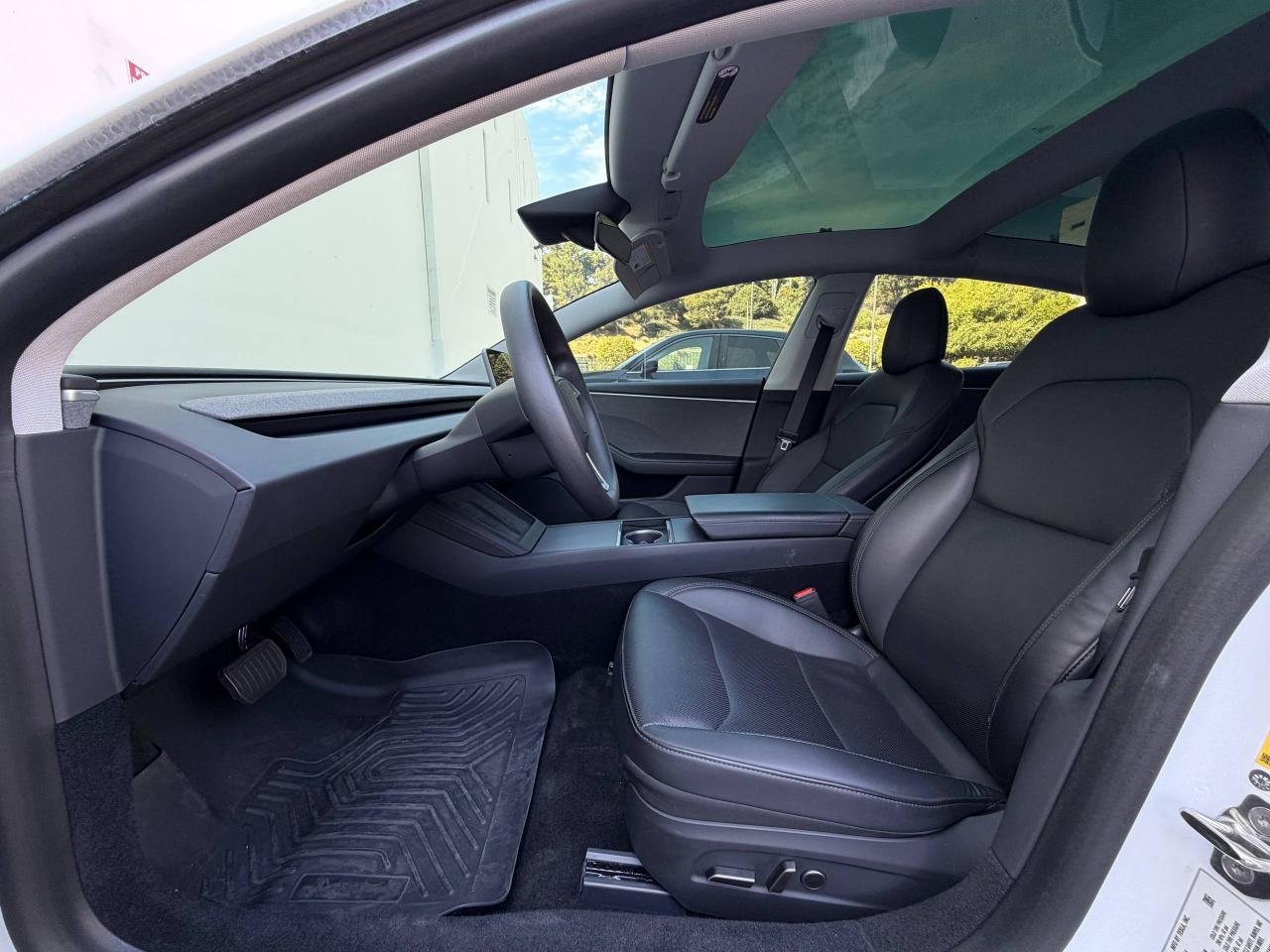 Tesla Model 3  2024