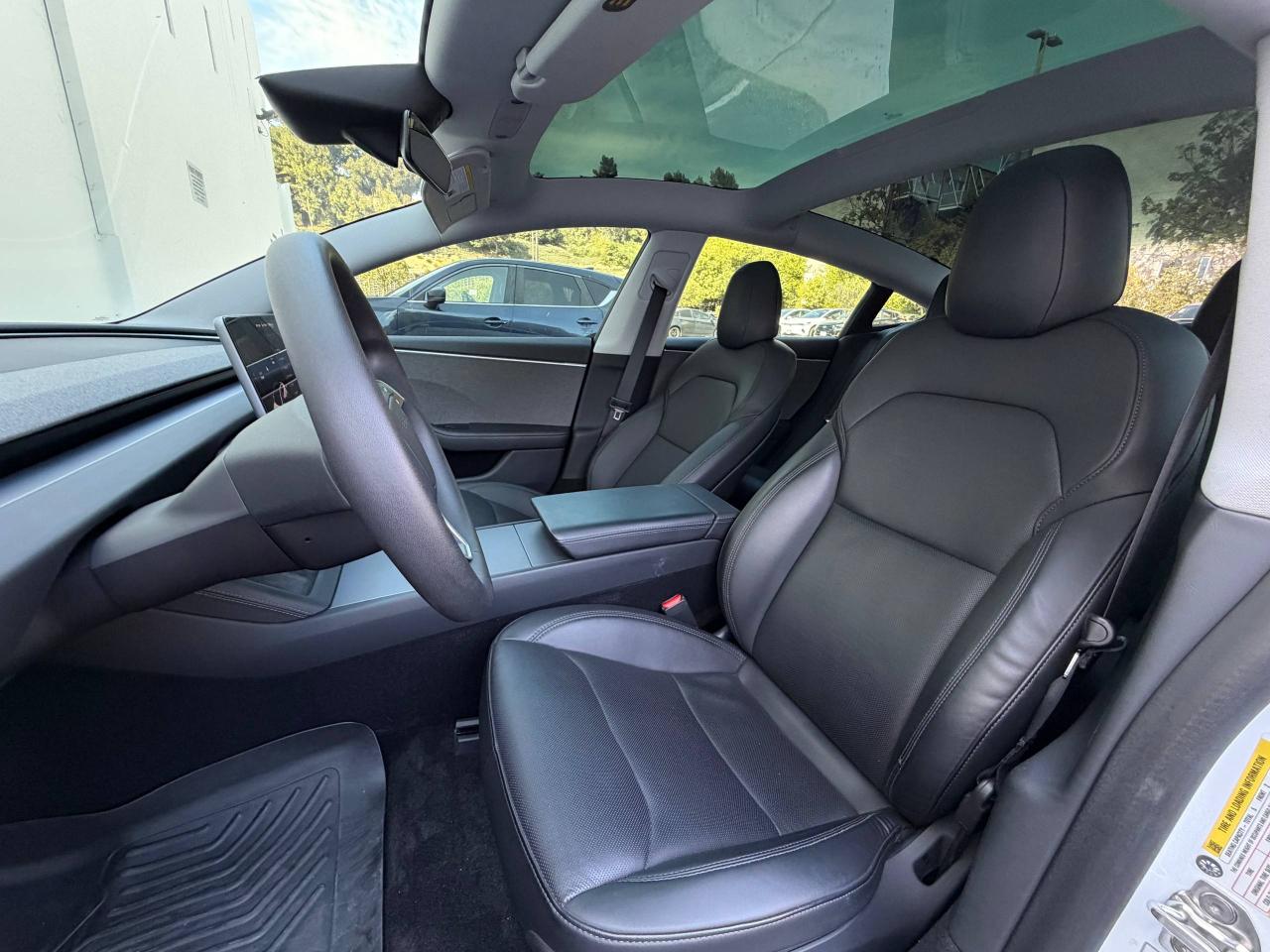 Tesla Model 3  2024