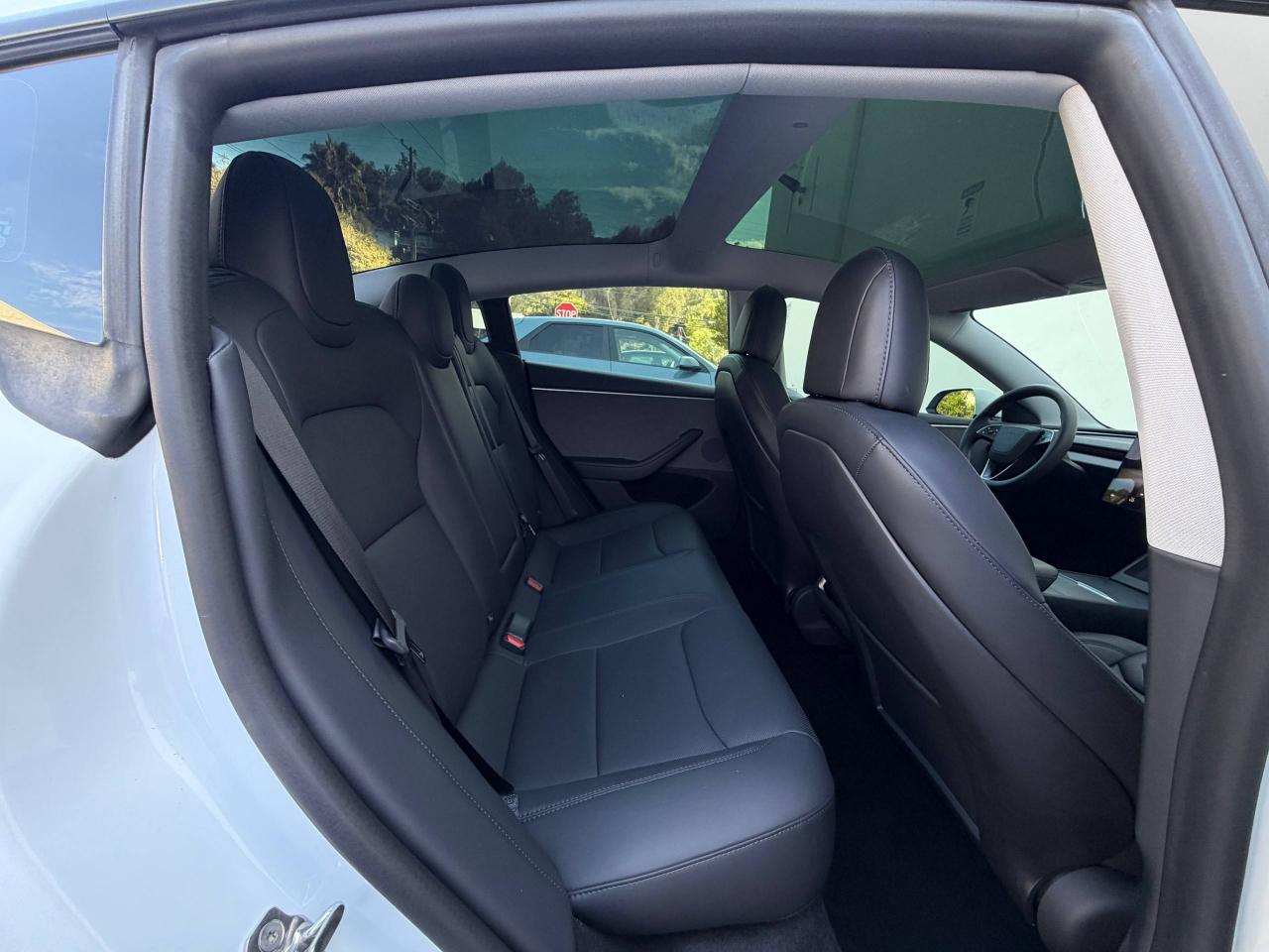 Tesla Model 3  2024