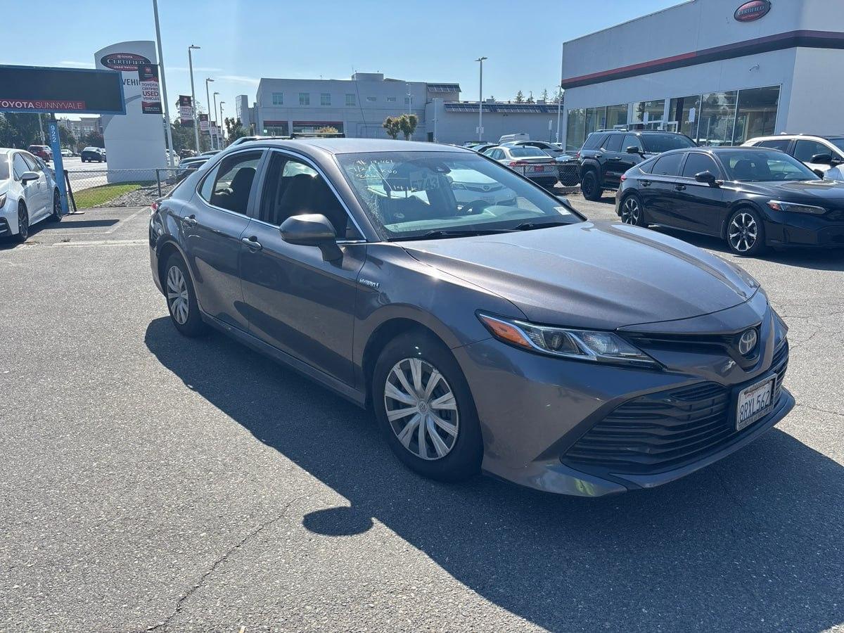 Toyota Camry Hybrid LE 2020