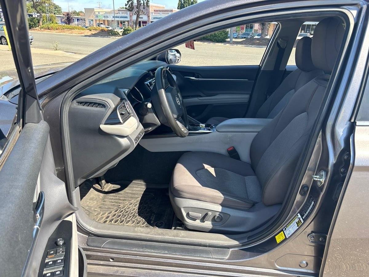 Toyota Camry Hybrid LE 2020