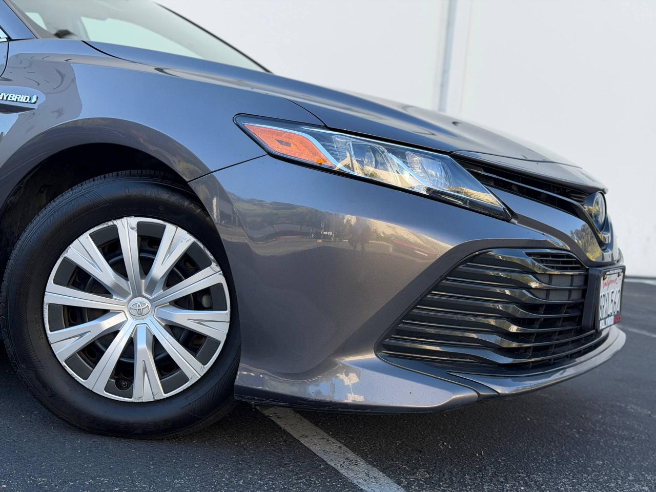 Toyota Camry Hybrid LE 2020