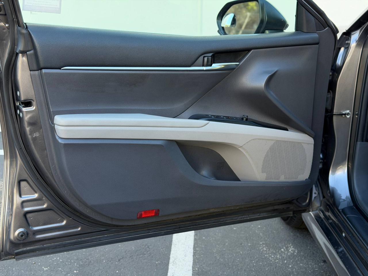 Toyota Camry Hybrid LE 2020