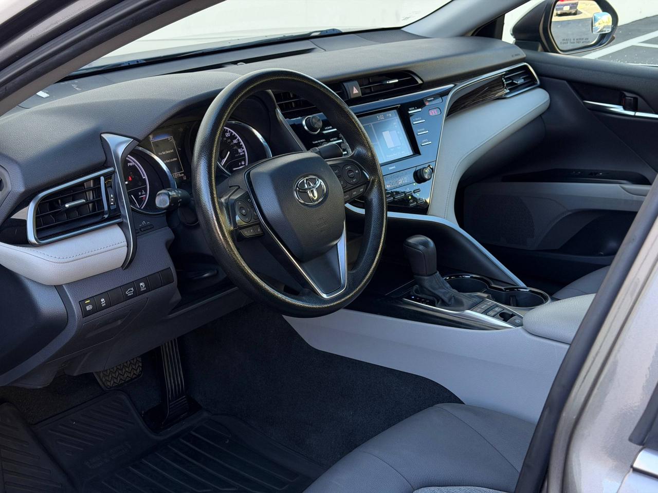 Toyota Camry Hybrid LE 2020