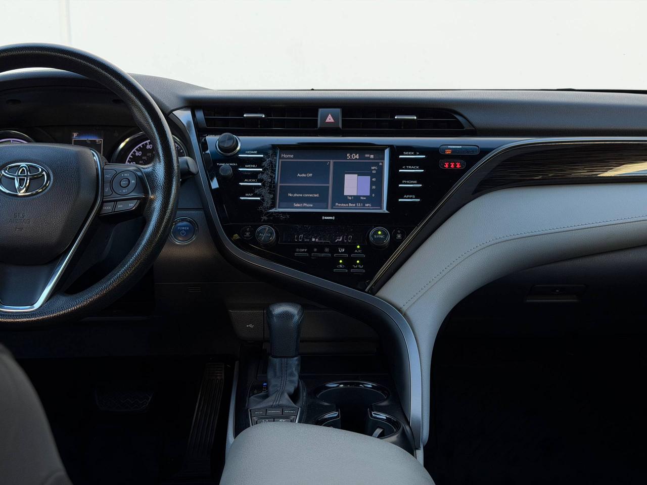 Toyota Camry Hybrid LE 2020