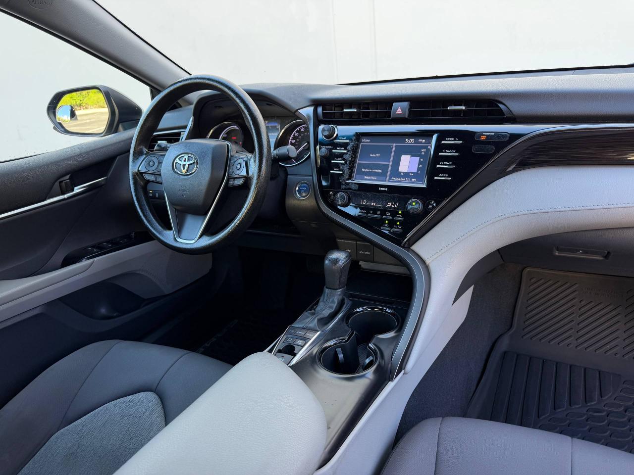 Toyota Camry Hybrid LE 2020