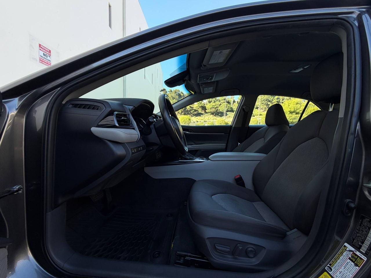 Toyota Camry Hybrid LE 2020