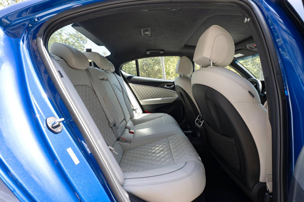 Genesis G70 3.3T 2025