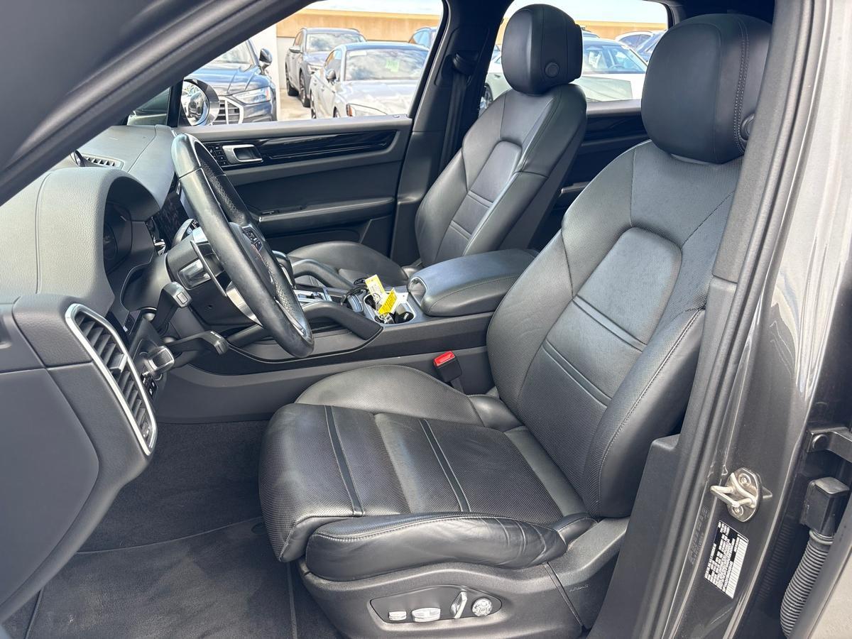 Porsche Cayenne  2021