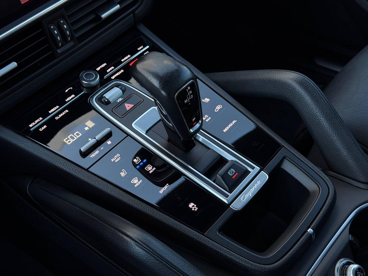 Porsche Cayenne  2021