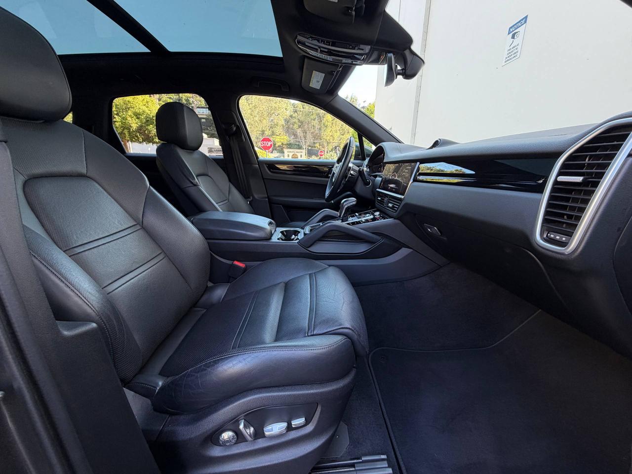 Porsche Cayenne  2021