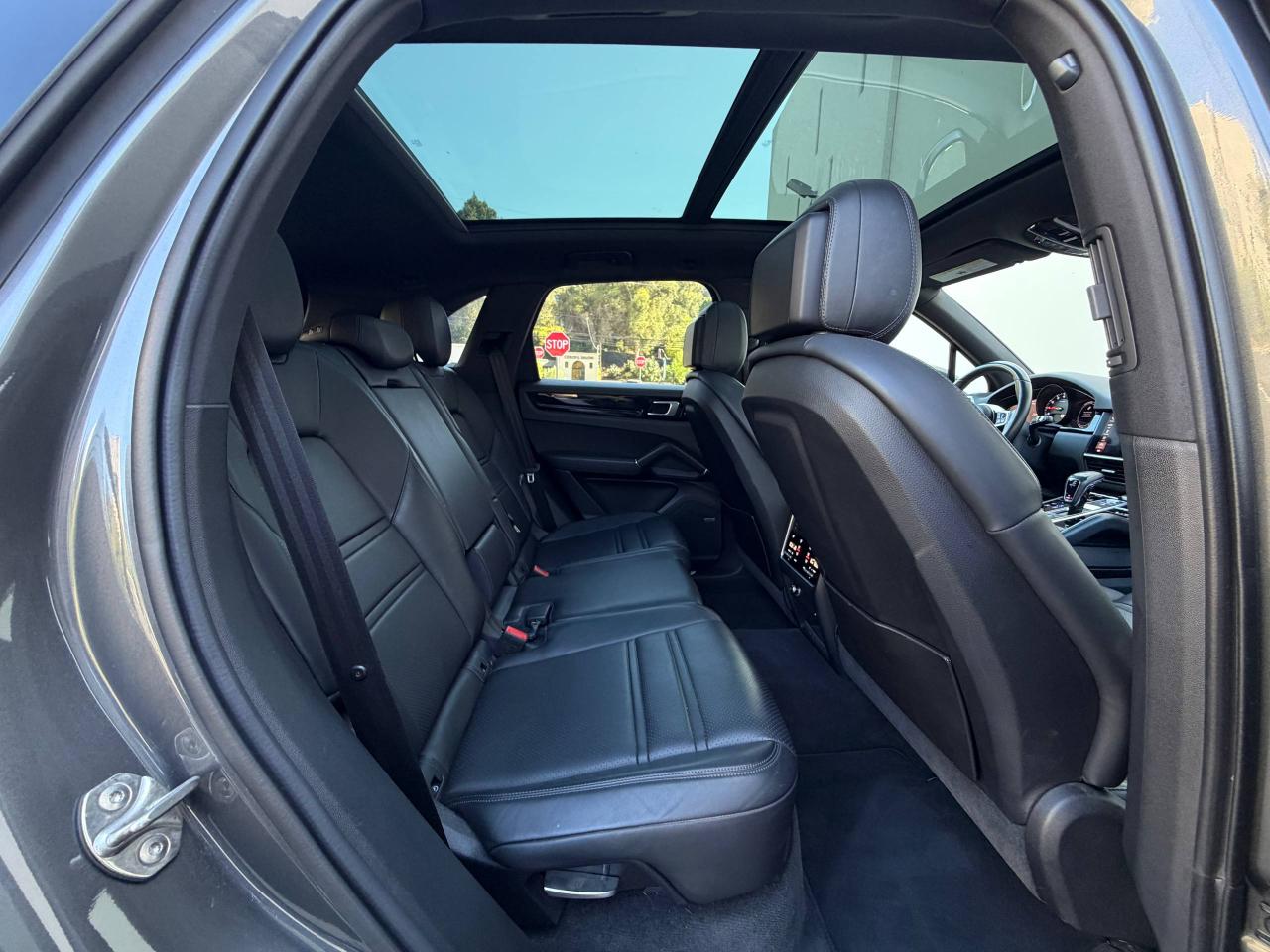 Porsche Cayenne  2021