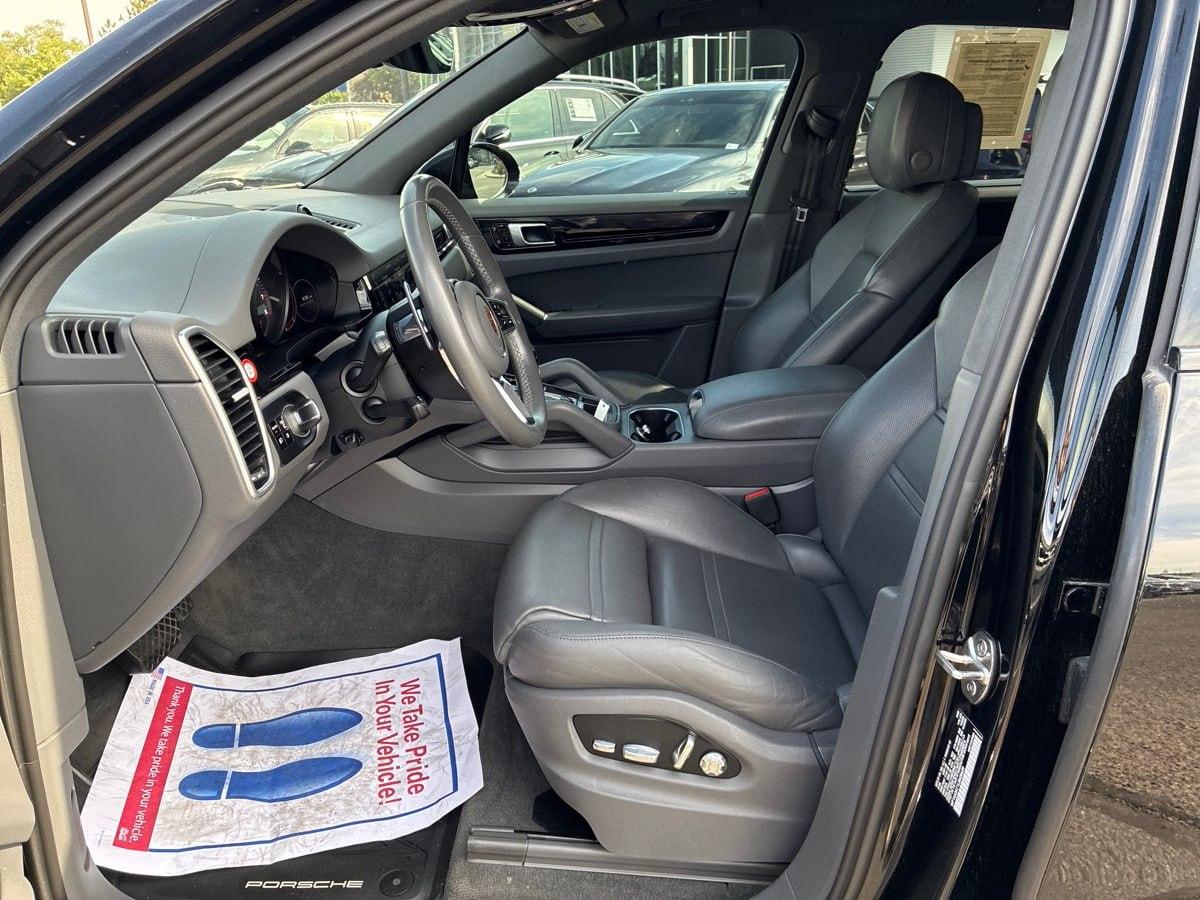 Porsche Cayenne Base 2020