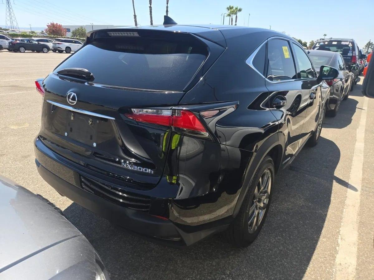 Lexus NX 300h  2015