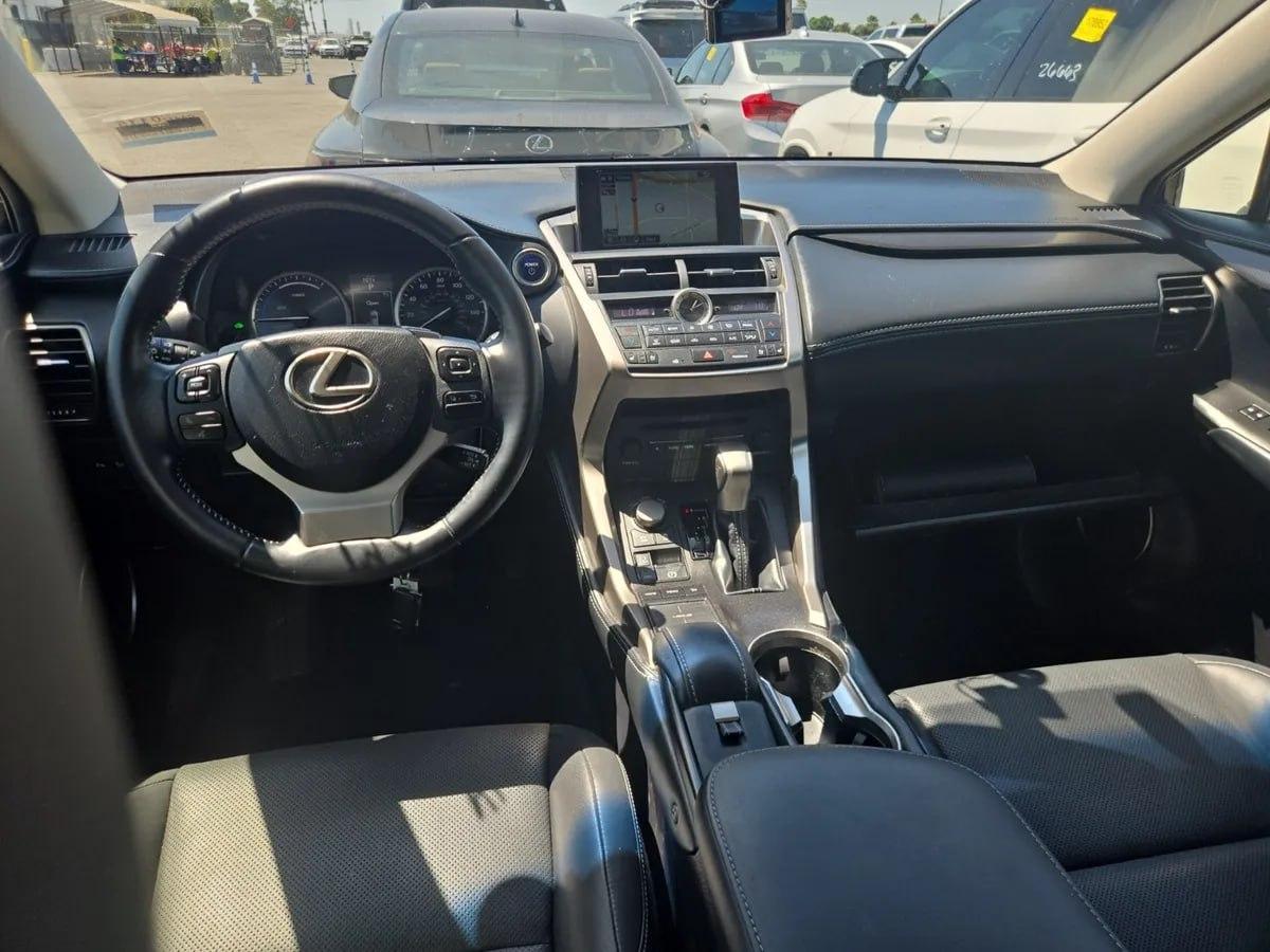 Lexus NX 300h  2015