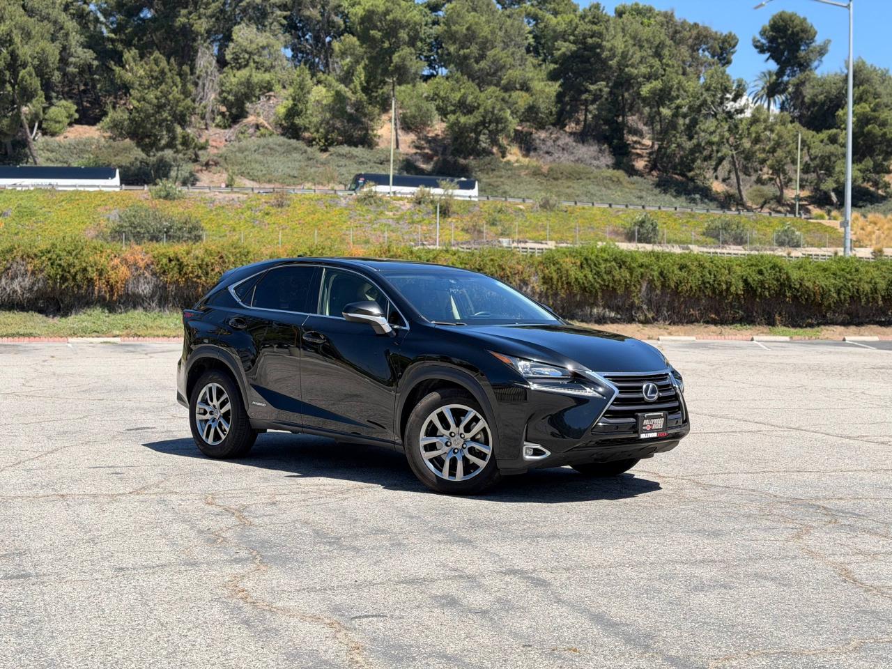 Lexus NX 300h  2015