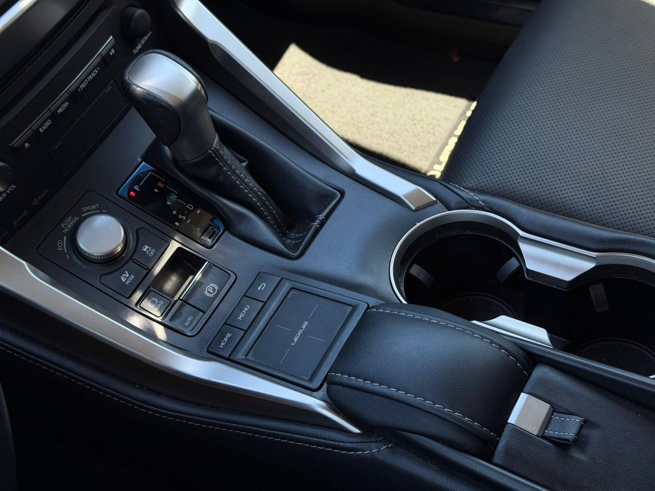 Lexus NX 300h  2015