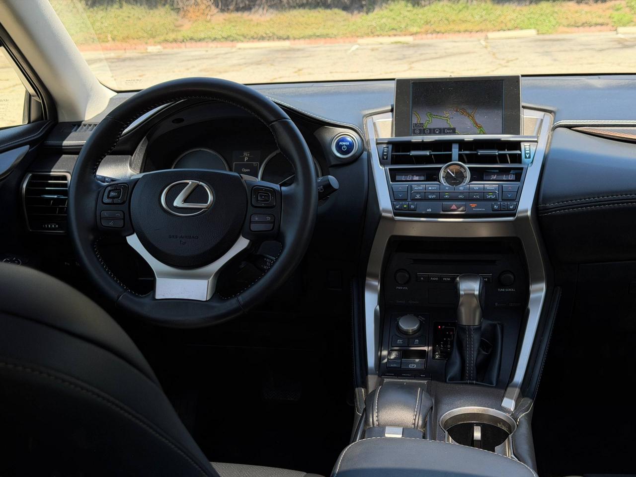 Lexus NX 300h  2015