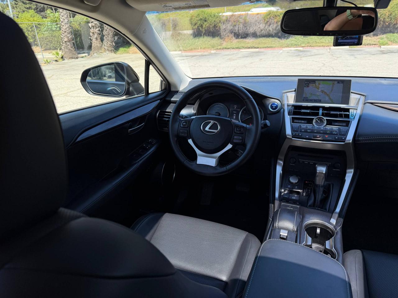 Lexus NX 300h  2015