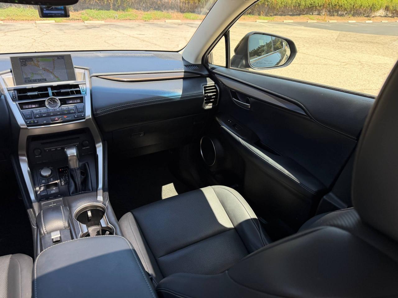 Lexus NX 300h  2015