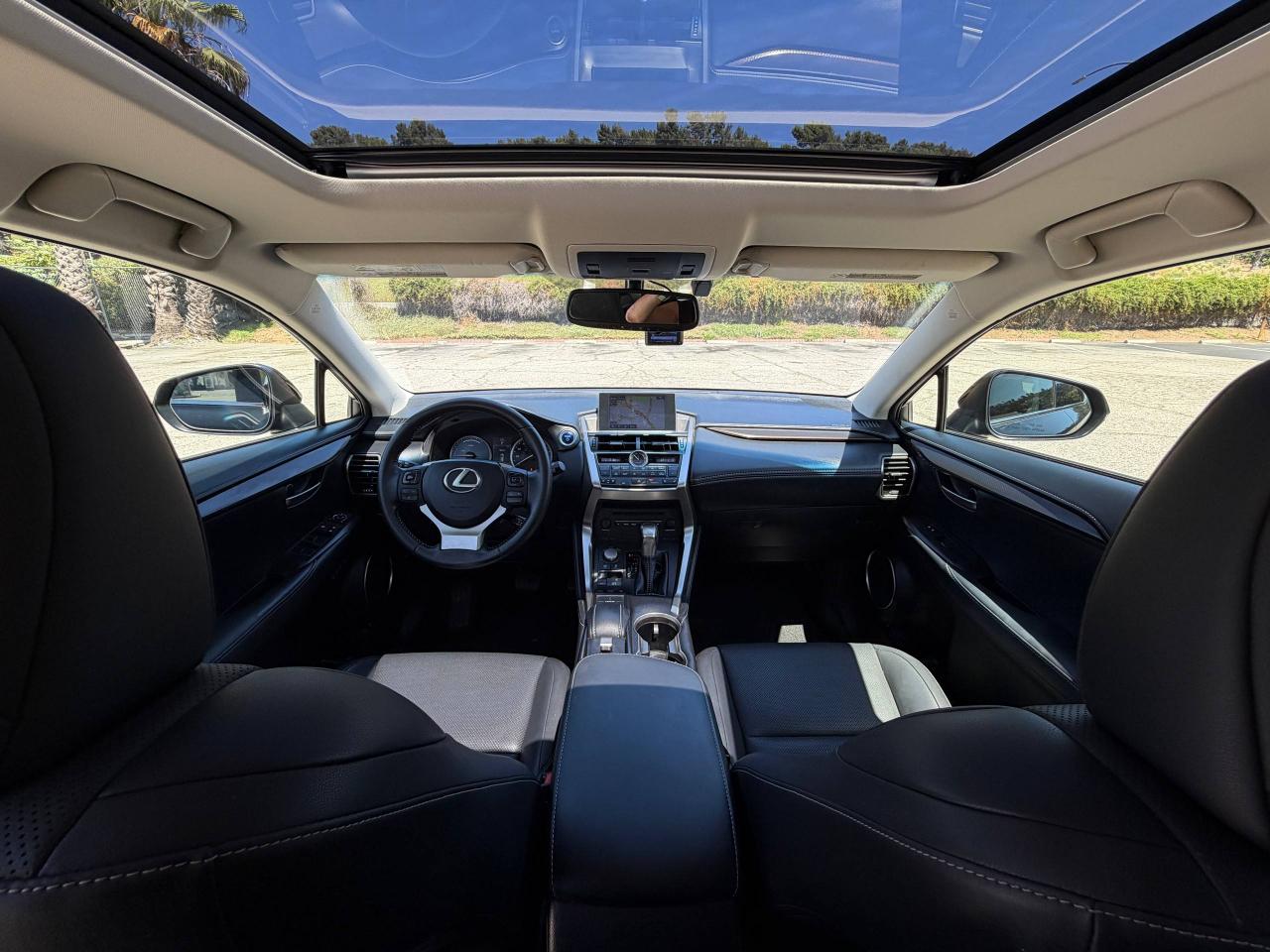Lexus NX 300h  2015