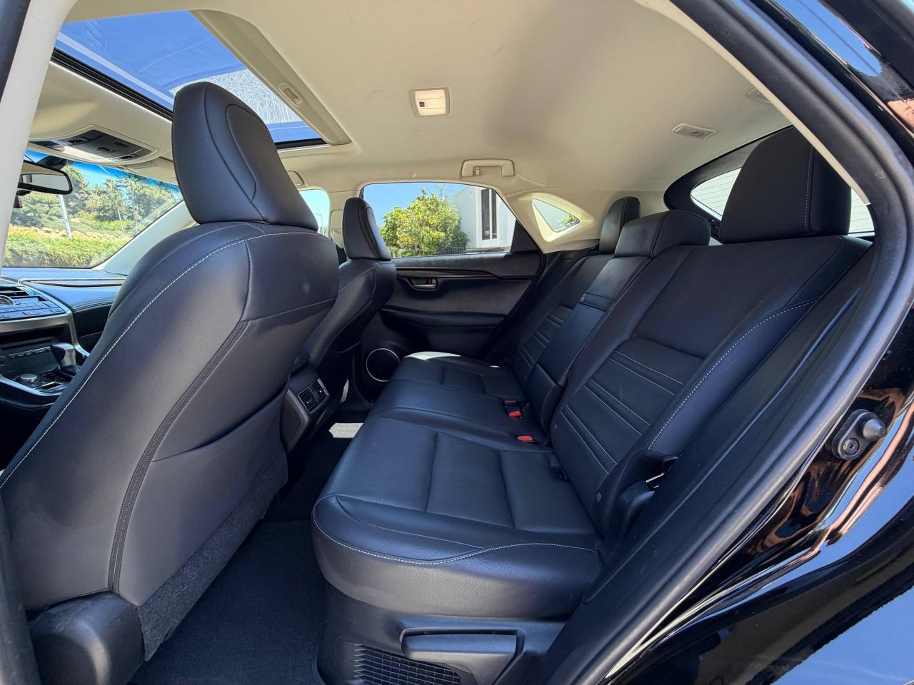 Lexus NX 300h  2015