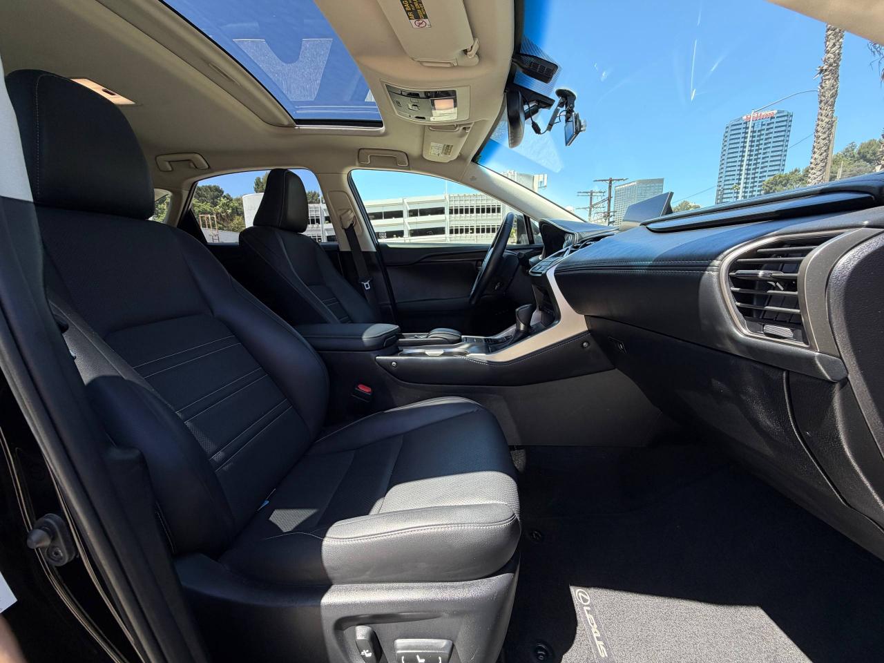 Lexus NX 300h  2015
