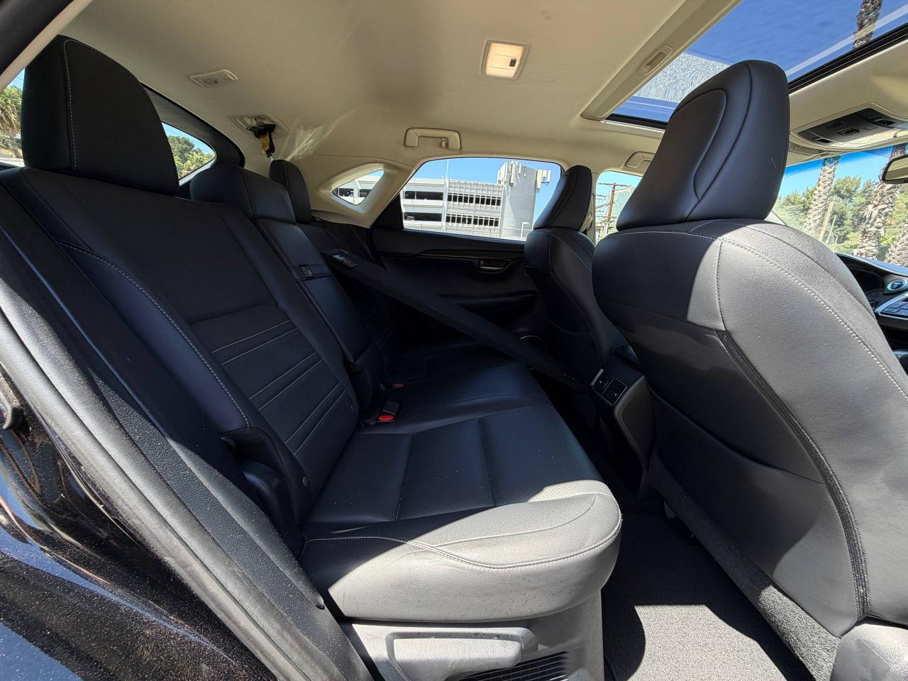 Lexus NX 300h  2015